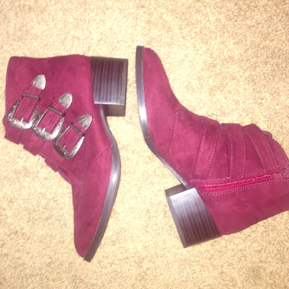 Rue 21 Fall Burgundy Ankle Boot